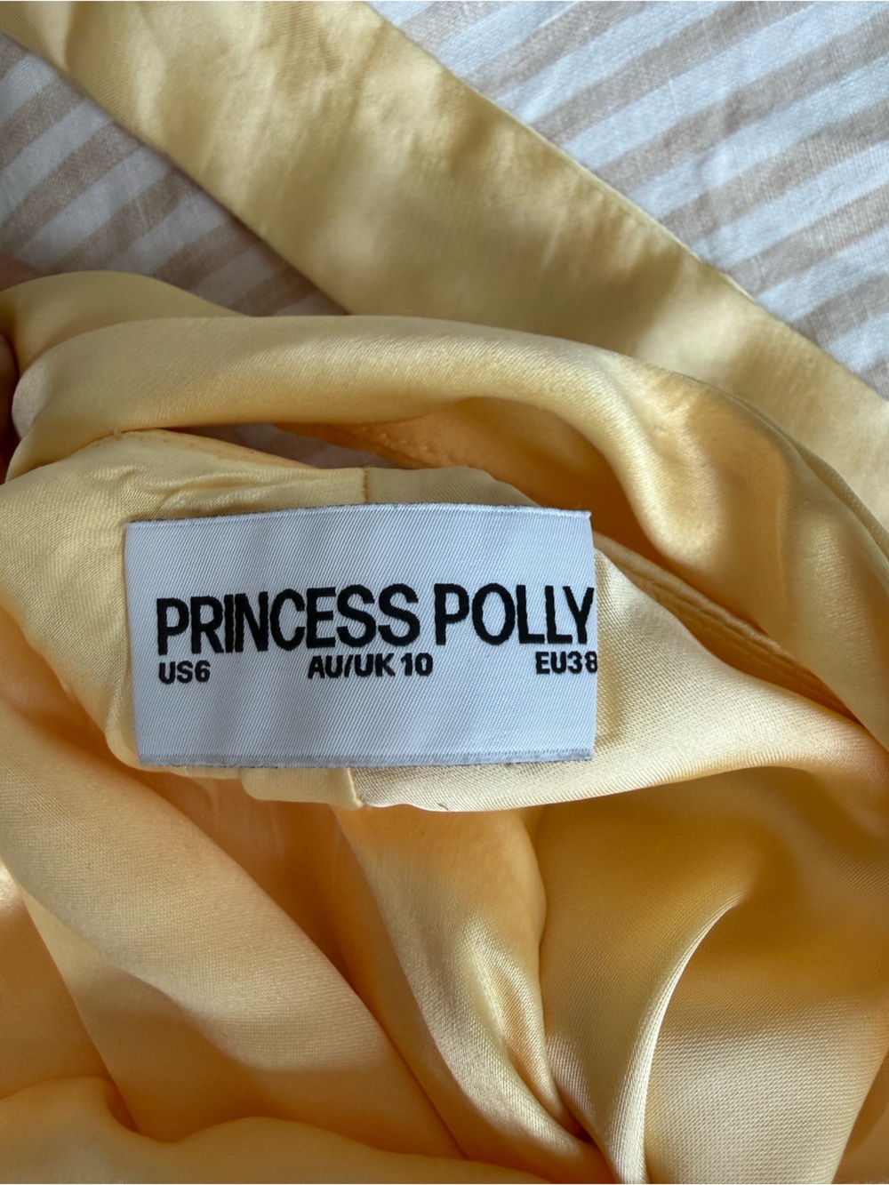 Princess Polly yellow satin mini dress in a US 6 like new - Picture 4 of 4